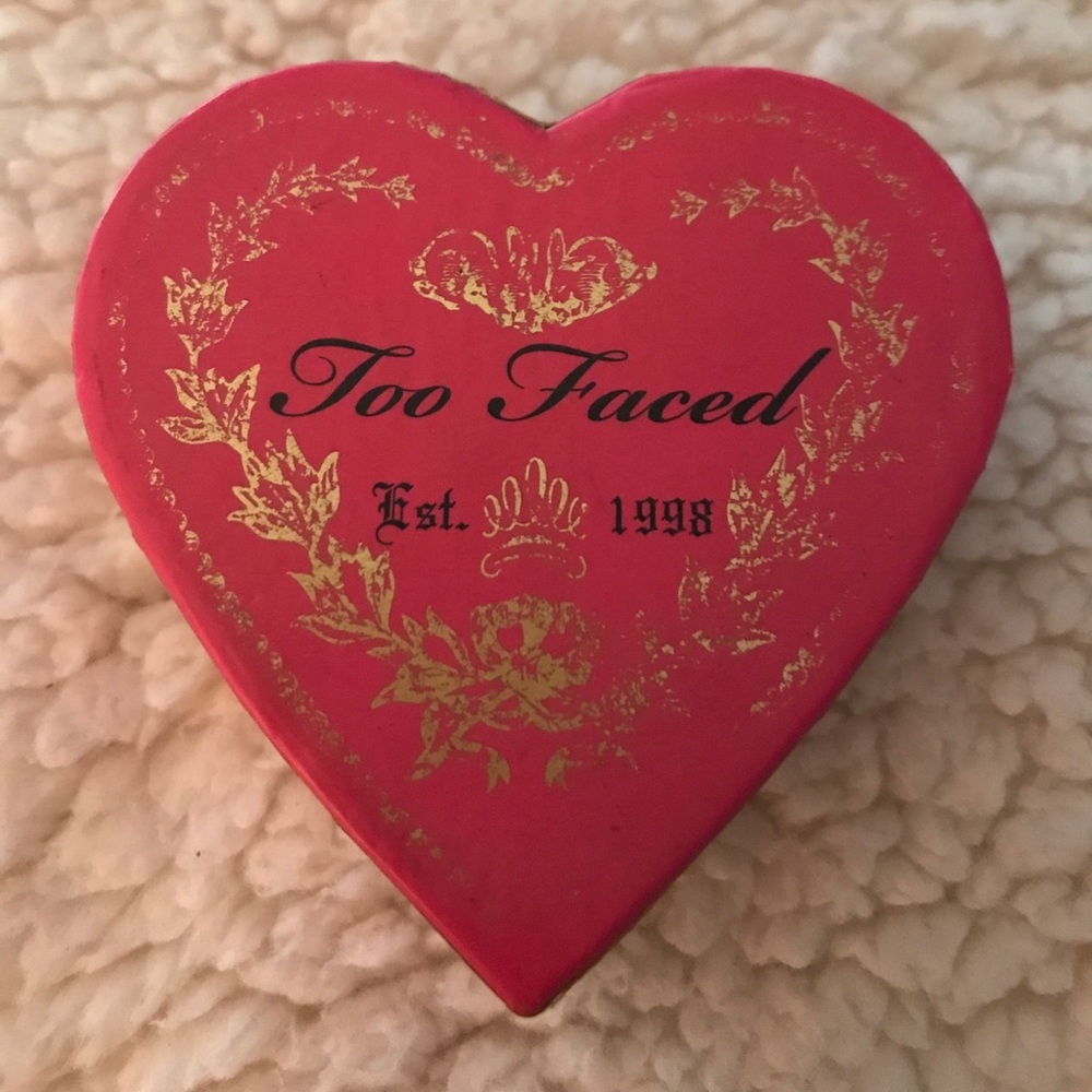 Beautiful Too Faced blush💕✨
